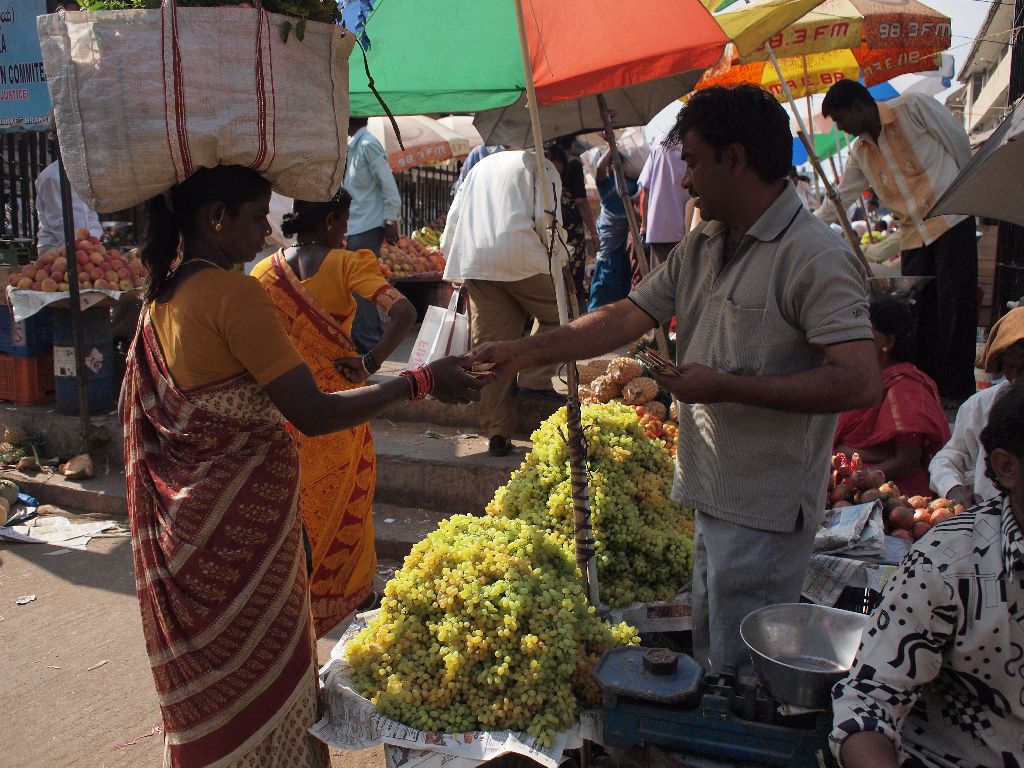 P1184549_market1_rs P1184549_market1_rs