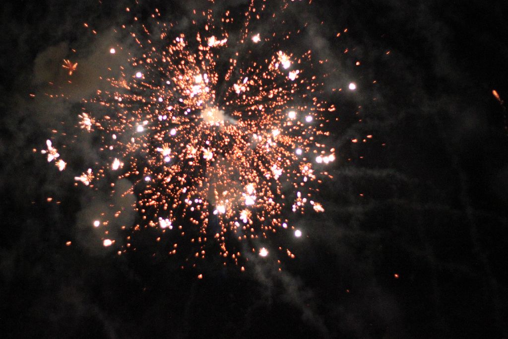IMG_8116_firework2_rs IMG_8116_firework2_rs